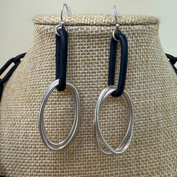 Chico's Layered Silver & Black Oval Link Necklace Earring Set, Statement, Biker - Picture 4 of 9